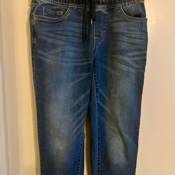 Jogging Style Jeans - Picture 3 of 6